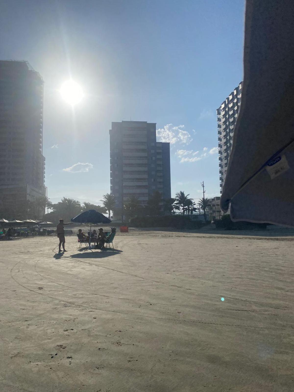 Apto Aconchegante Beira Mar Com Ar No Quarto Solemar Esterno foto